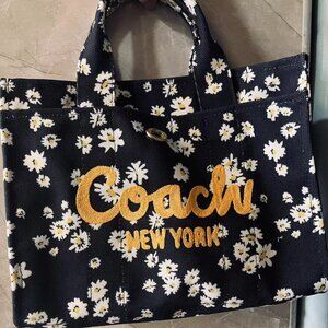 Cargo Tote With Floral Print Bag